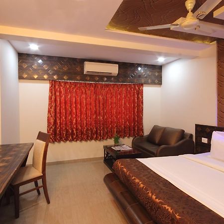 Hotel Railway Inn Thane Exteriör bild