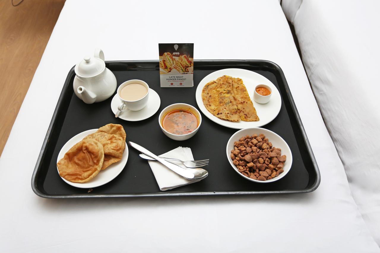 Hotel Railway Inn Thane Exteriör bild